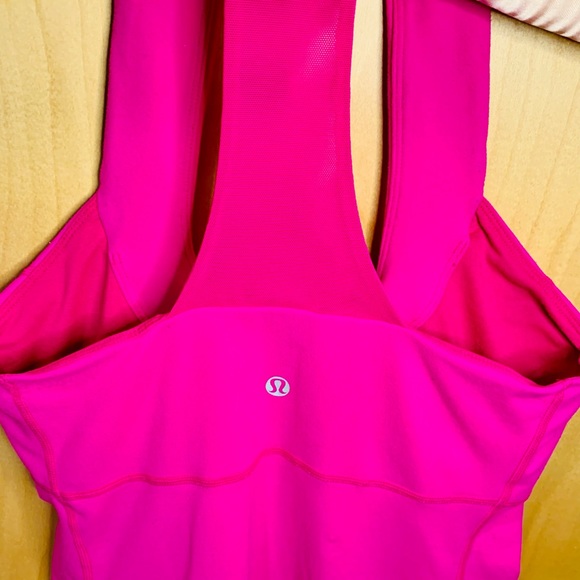 Lululemon Scoop Neck Tank - Picture 6 of 8